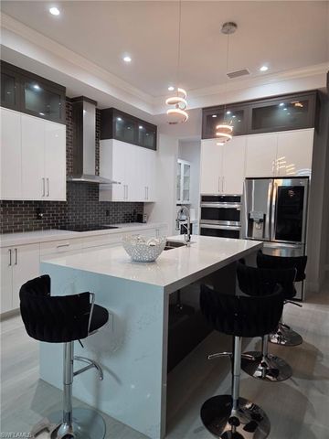 239 20th AVE NE, Naples, FL 34120