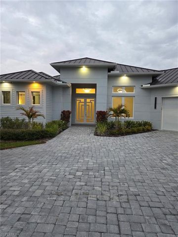 239 20th AVE NE, Naples, FL 34120