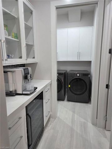 239 20th AVE NE, Naples, FL 34120