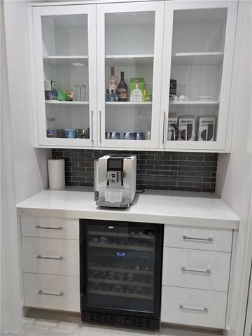 239 20th AVE NE, Naples, FL 34120