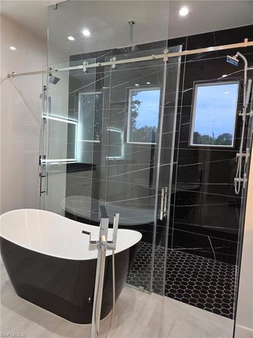 239 20th AVE NE, Naples, FL 34120