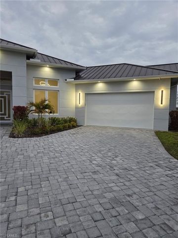 239 20th AVE NE, Naples, FL 34120