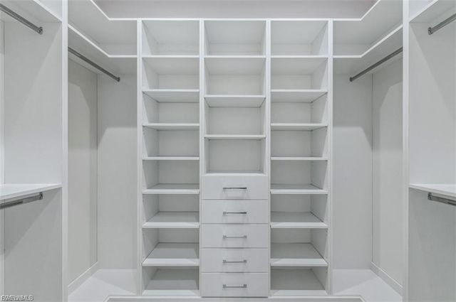 239 20th AVE NE, Naples, FL 34120