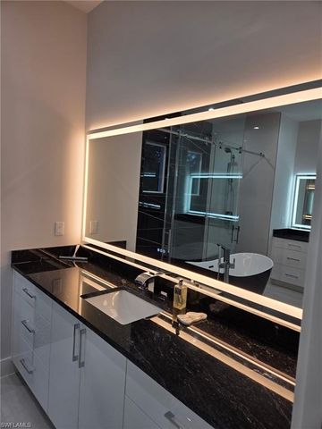 239 20th AVE NE, Naples, FL 34120