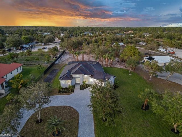 239 20th AVE NE, Naples, FL 34120