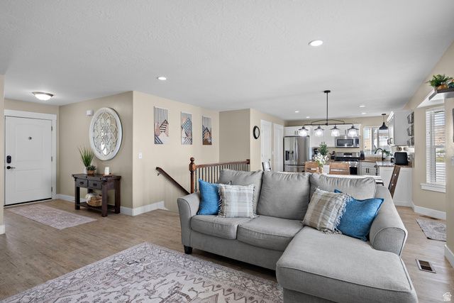 278 W LARIAT BLVD, Saratoga Springs, UT 84045