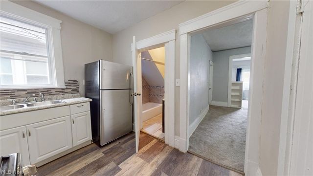 3332 Walton Avenue, Cleveland, OH 44113