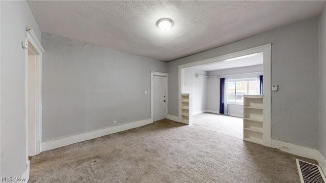 3332 Walton Avenue, Cleveland, OH 44113