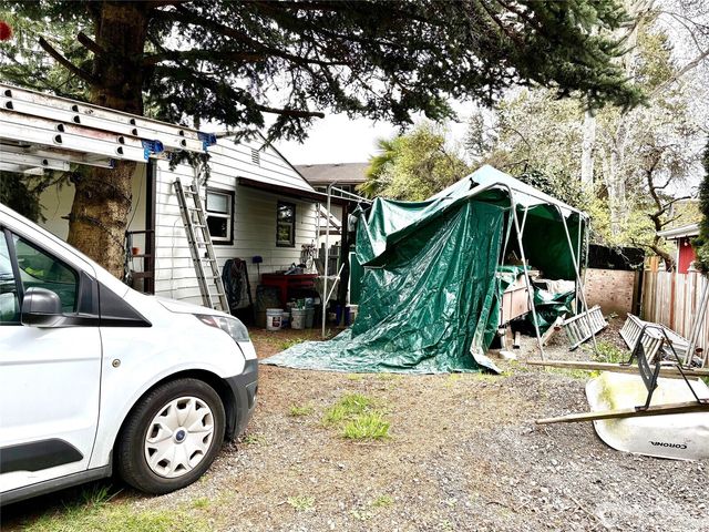 10030 30th Avenue SW, Seattle, WA 98146