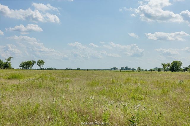 317 Memory Lane, Burton, TX 77835