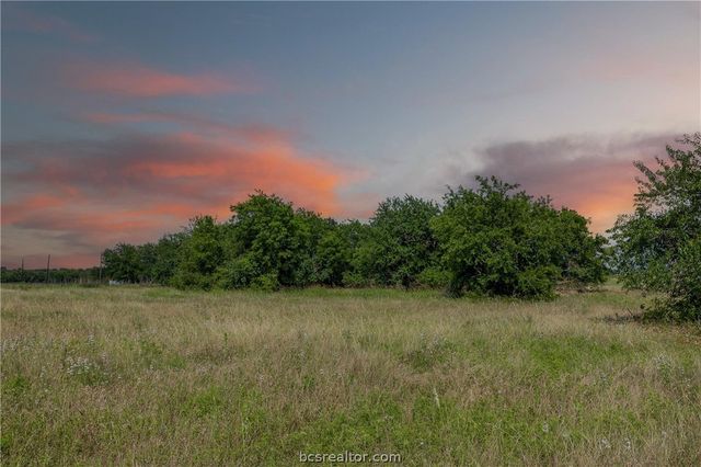 317 Memory Lane, Burton, TX 77835