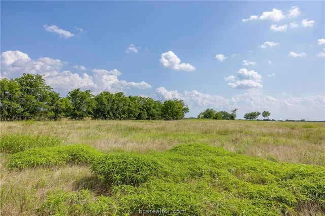 317 Memory Lane, Burton, TX 77835