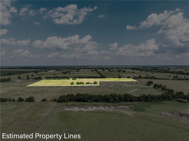 317 Memory Lane, Burton, TX 77835