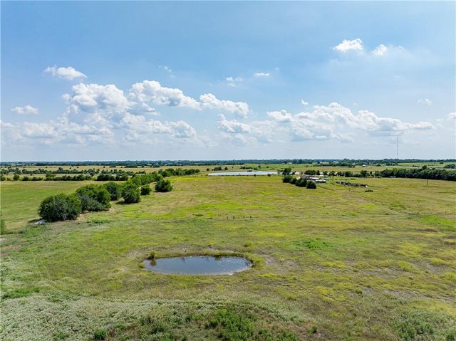 317 Memory Lane, Burton, TX 77835