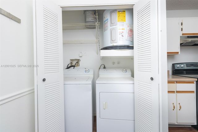 18310 NW 68th Ave L, Hialeah, FL 33015