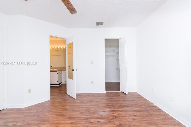 18310 NW 68th Ave L, Hialeah, FL 33015