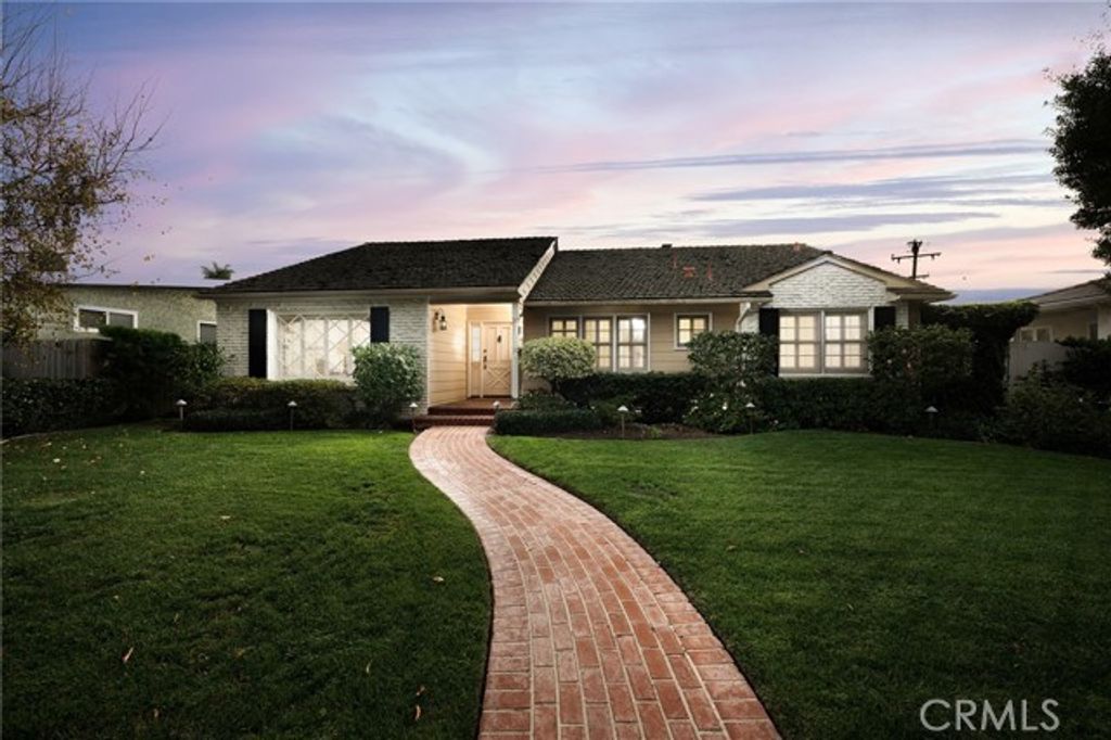 5440 E La Pasada, Long Beach, CA 90815