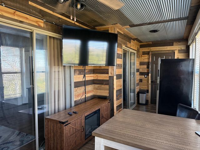 215 Lower Emerald Bay Circle 8, Hollister, MO 65672