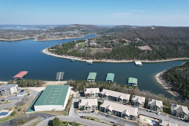 215 Lower Emerald Bay Circle 8, Hollister, MO 65672