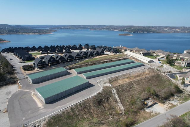 215 Lower Emerald Bay Circle 8, Hollister, MO 65672