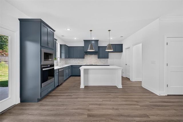 982 Homepark Circle, Buford, GA 30518