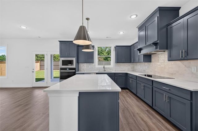 982 Homepark Circle, Buford, GA 30518