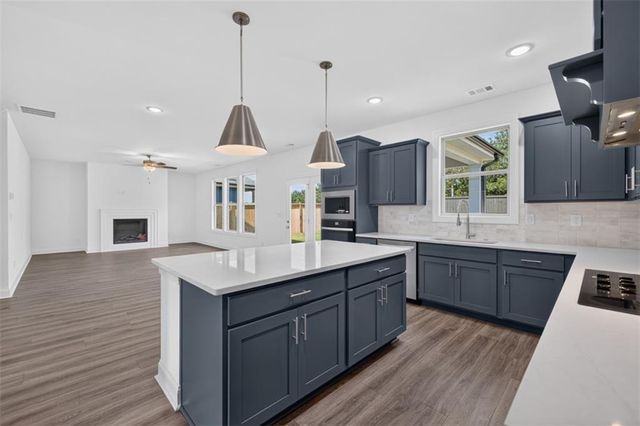 982 Homepark Circle, Buford, GA 30518