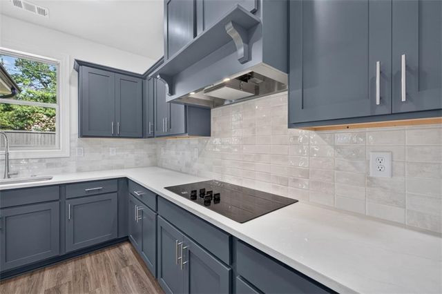 982 Homepark Circle, Buford, GA 30518