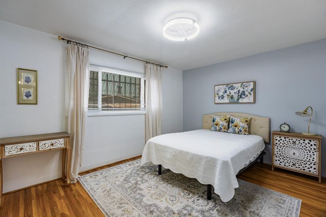 1205 Espanola Street NE, Albuquerque, NM 87110
