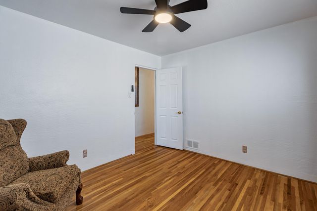 1205 Espanola Street NE, Albuquerque, NM 87110