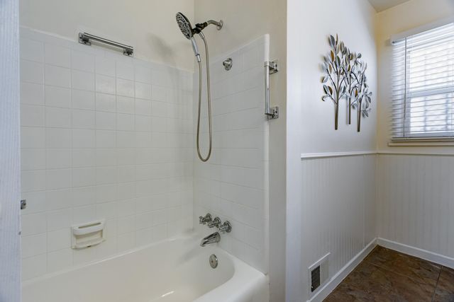 1205 Espanola Street NE, Albuquerque, NM 87110