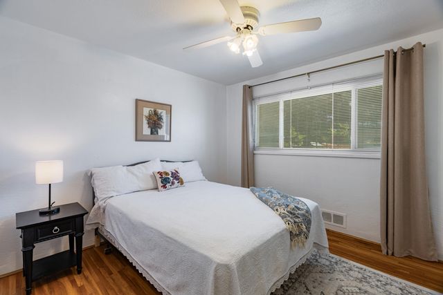 1205 Espanola Street NE, Albuquerque, NM 87110