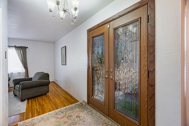 1205 Espanola Street NE, Albuquerque, NM 87110