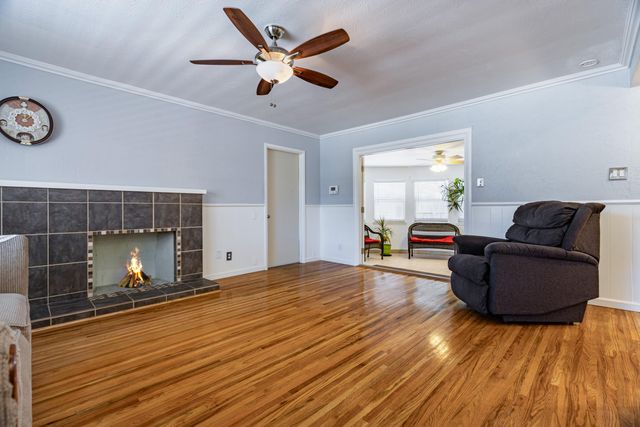 1205 Espanola Street NE, Albuquerque, NM 87110