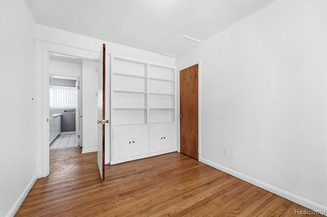 28706 Southpointe Road, Grosse Ile, MI 48138