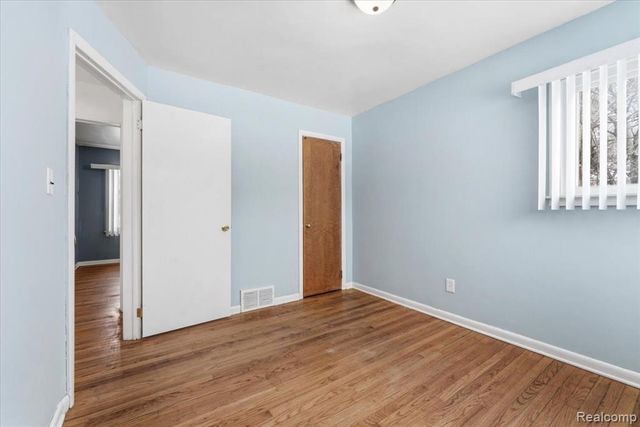 28706 Southpointe Road, Grosse Ile, MI 48138