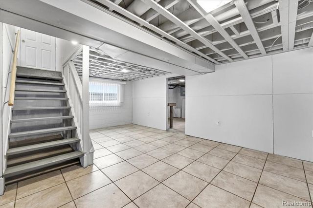 28706 Southpointe Road, Grosse Ile, MI 48138