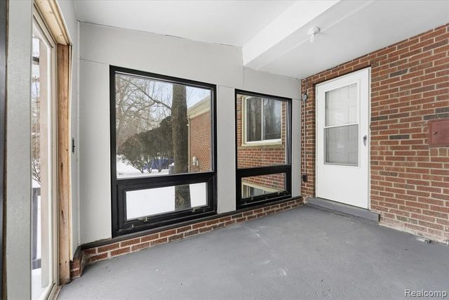 28706 Southpointe Road, Grosse Ile, MI 48138