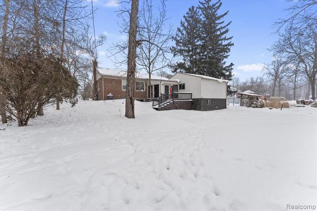 28706 Southpointe Road, Grosse Ile, MI 48138