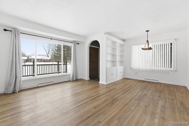 28706 Southpointe Road, Grosse Ile, MI 48138