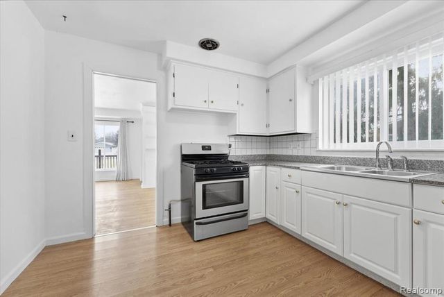 28706 Southpointe Road, Grosse Ile, MI 48138