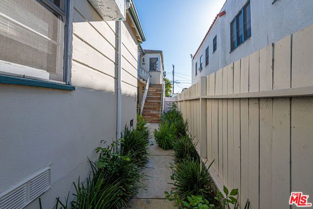 610 N Spaulding Avenue, Los Angeles, CA 90036