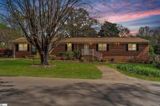 2 Easy Street, Taylors, SC 29687