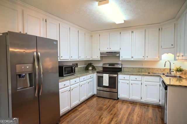 2782 Oak Meadow Lane, Snellville, GA 30078