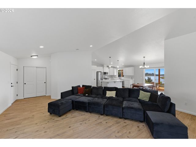 88362 PEDERSON Dr, Bandon, OR 97411