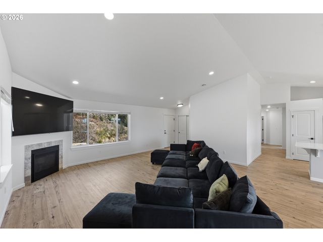 88362 PEDERSON Dr, Bandon, OR 97411