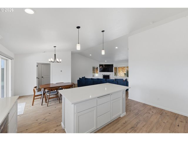 88362 PEDERSON Dr, Bandon, OR 97411