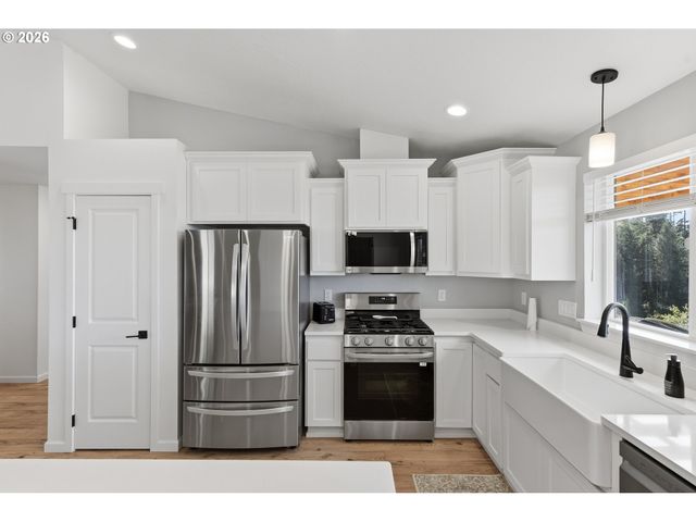 88362 PEDERSON Dr, Bandon, OR 97411