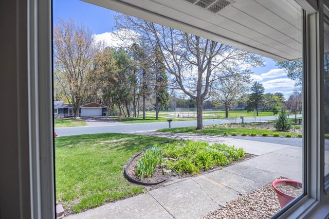 3681 Kenny Lane, White Bear Lake, MN 55110