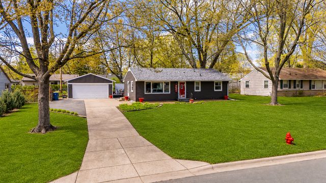 3681 Kenny Lane, White Bear Lake, MN 55110